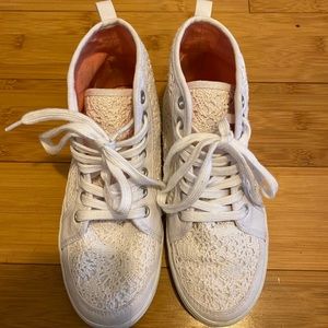 Old navy crochet high top sneaker, girls size 2
